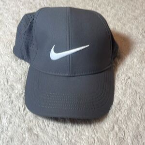 Nike legacy dri-fit hat
